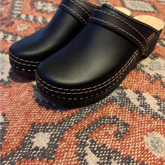 Simson Black Clogs - Picture 2 of 6